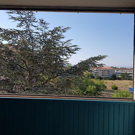 Appartement Avec Agreable Loggia Dans Residence Privee Fréjus Kültér fotó