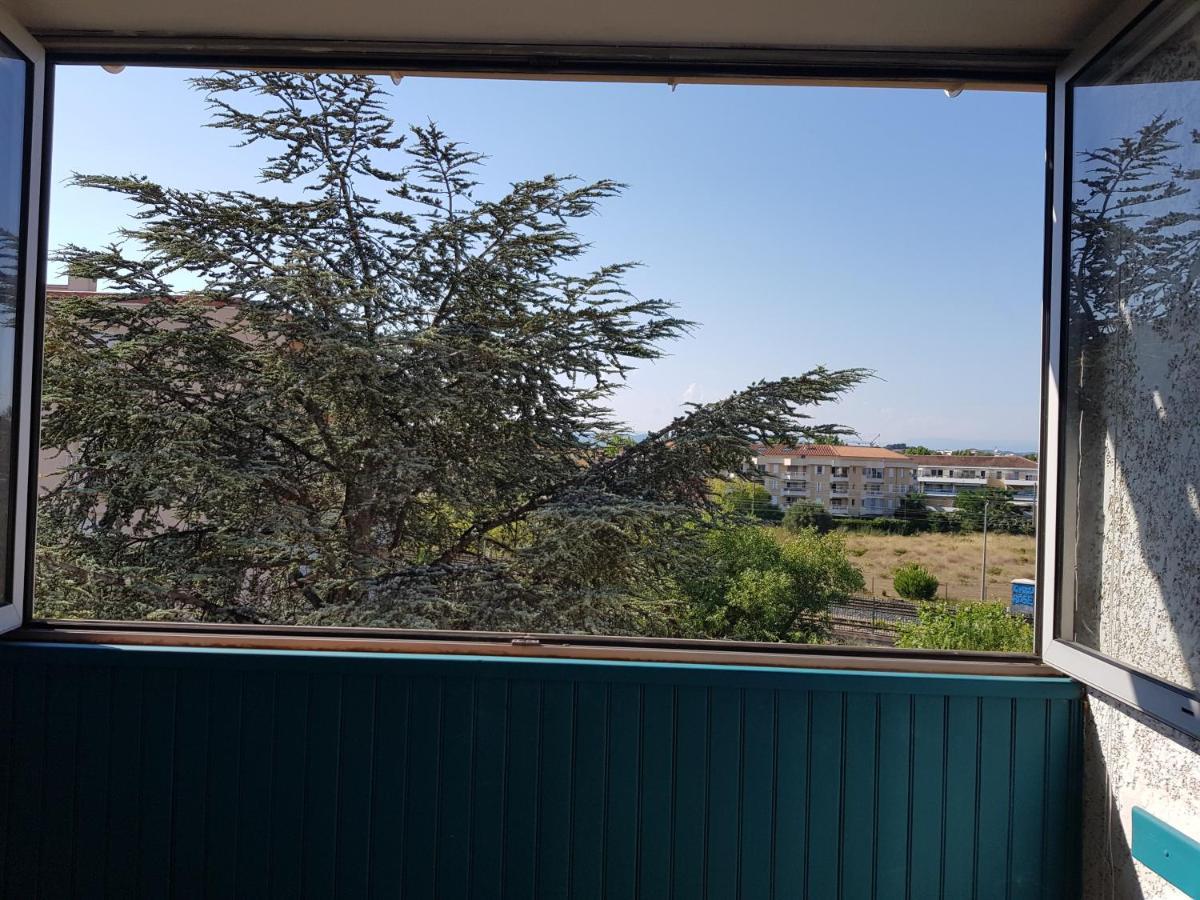 Appartement Avec Agreable Loggia Dans Residence Privee Fréjus Kültér fotó